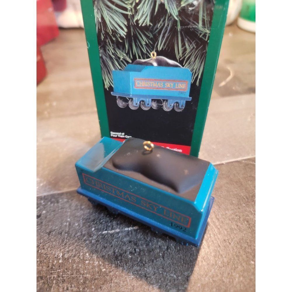 Hallmark 1992 Skyline coal car ornament Xmas Decor train